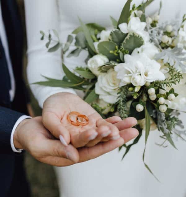 Table dressée pour réception de mariage